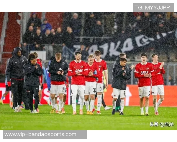 纽卡斯尔关注阿尔克马尔19岁中场斯米特转会费预计达2000万镑