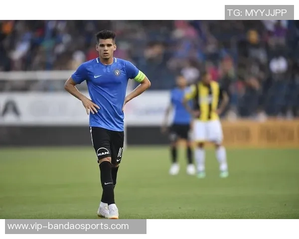 小哈吉任意球惊艳全场29年后重现父亲辉煌瞬间 小哈吉任意球惊艳全场29年后重现父亲辉煌瞬间