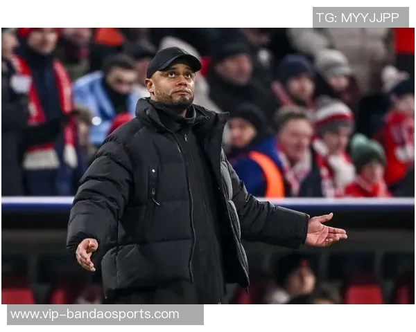 拜仁高层与孔帕尼今夏欲引西蒙斯交易遭赫内斯否决 拜仁高层与孔帕尼今夏欲引西蒙斯交易遭赫内斯否决