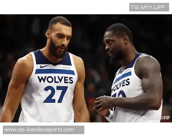 兰德尔表现出色11投7中斩获21分8助攻三分球命中率高达50