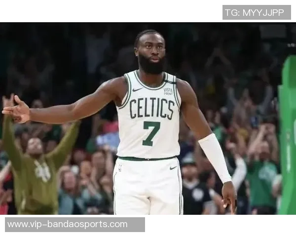 杰伦布朗为何只穿一边袖子想要改变自己的气场与风格 杰伦布朗为何只穿一边袖子想要改变自己的气场与风格