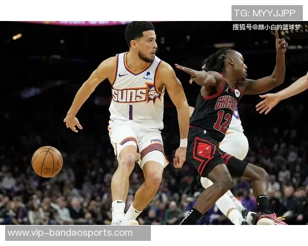 布克下半场狂砍23分揭秘：脱掉紧身防护短裤后活动自如