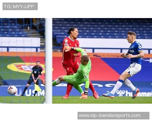 因斯建议利物浦冬窗引进拜仁于帕以增强后防稳定性